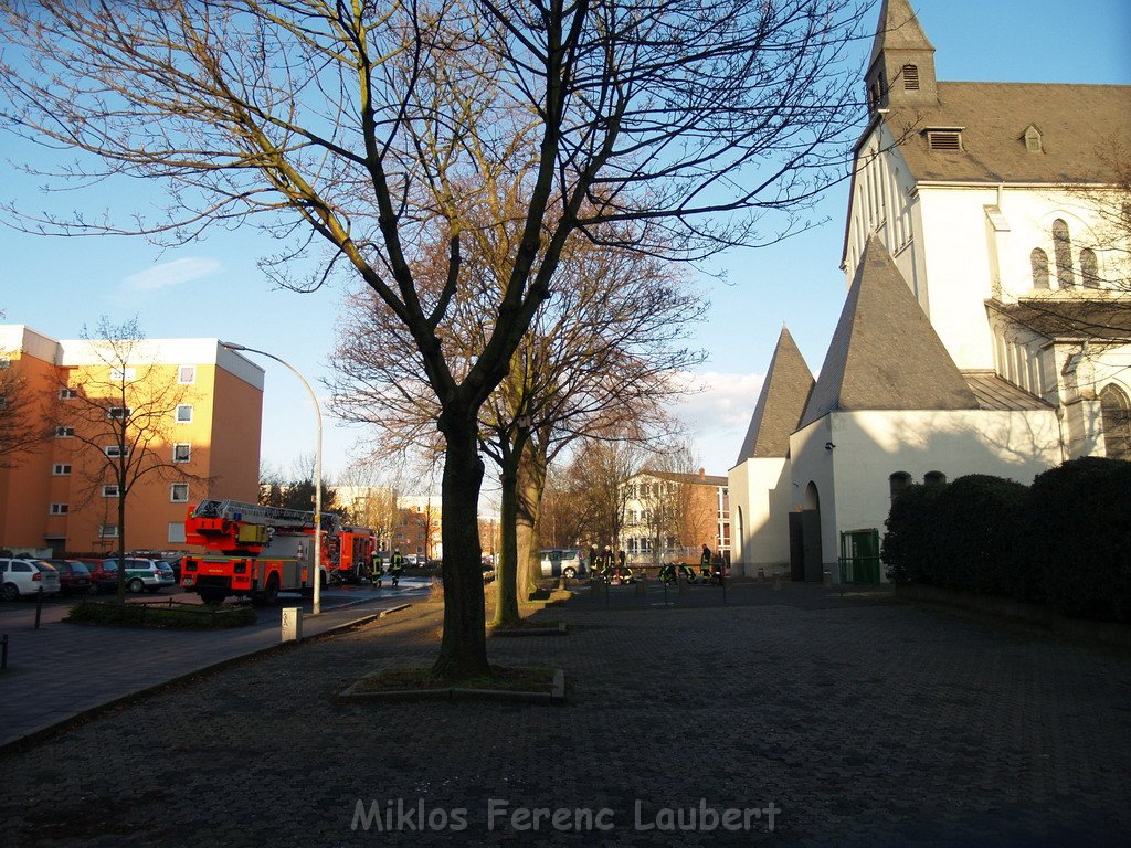 Brand in Kirche Koeln Muelheim Tiefenthalstr   P47.JPG